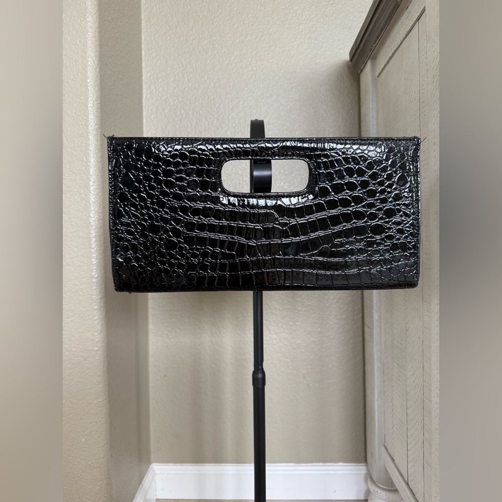 Black Crocodile Embossed Clutch - Picture 3 of 5